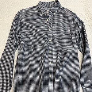 GAP men's med black-white check shirt